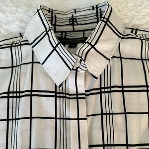 Banana Republic size 14 black & white plaid button up shirt.
